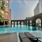 Can Ho Studio 2 Cua So, Gan San Bay